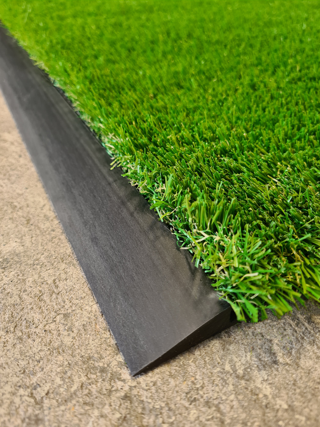 Rubber Edging for Artificial Grass - 2m Flexible Ramp Trim