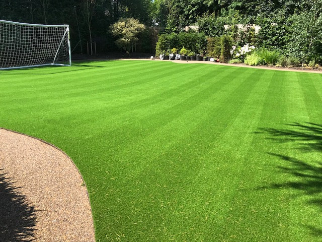How to put stripes in your artificial grass