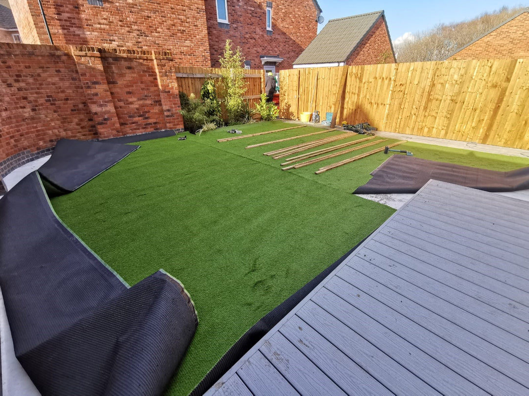 Installing Artificial Grass - Landscaper Vs DIY