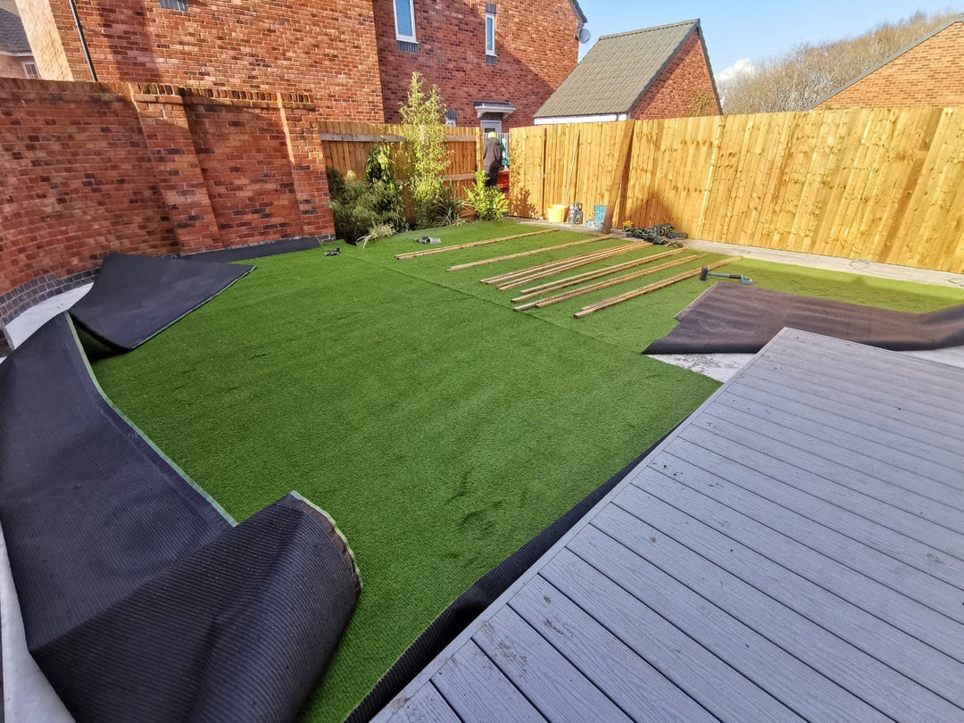 Installing Artificial Grass - Landscaper Vs DIY